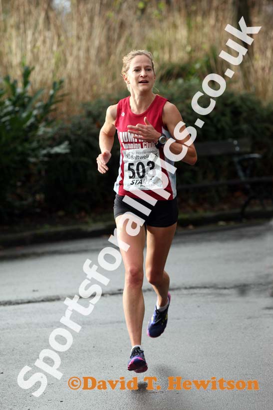 Joasia Zakrzewski (Dumfries) finishing 2nd in the Ronnie Walker Saltwell 10k Road Race, Gateshead. Photo: David T. Hewitson/Sports for All Pics
